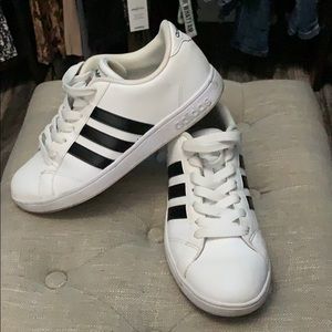 Neo Adidas striped sneakers gently used size 6